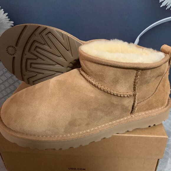 UGG Classic Ultra Mini Boots - Picture 5 of 5